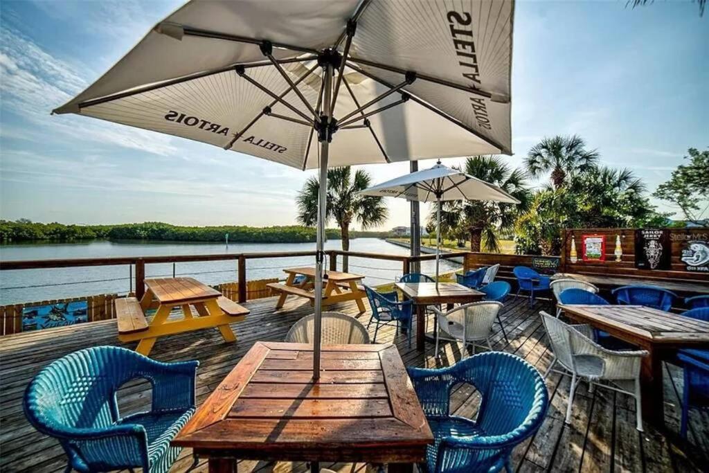 Bay View, Studio206, Beach Steps Away! Pool+Wifi Ruskin Exterior foto