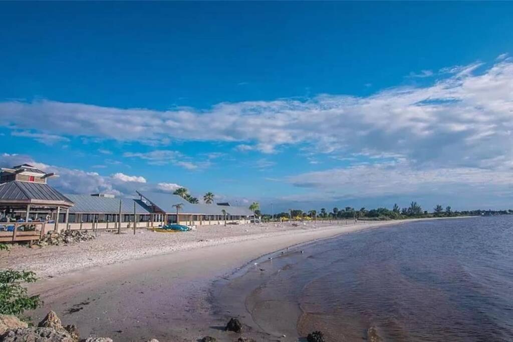 Bay View, Studio206, Beach Steps Away! Pool+Wifi Ruskin Exterior foto