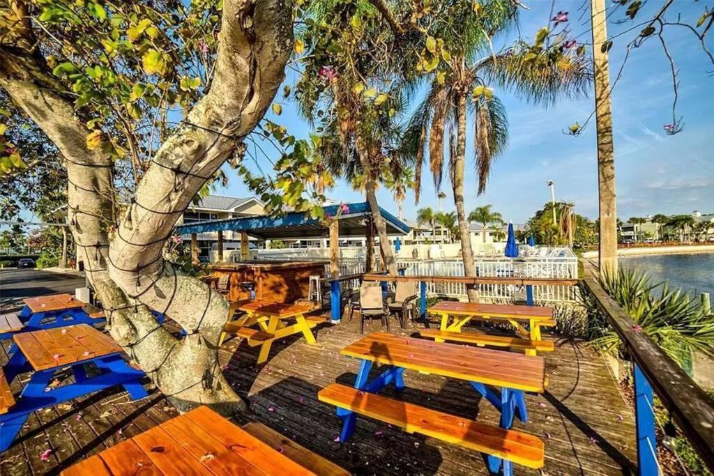 Bay View, Studio206, Beach Steps Away! Pool+Wifi Ruskin Exterior foto
