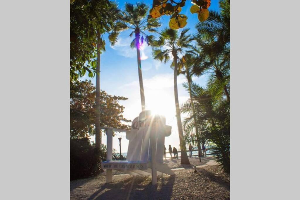 Bay View, Studio206, Beach Steps Away! Pool+Wifi Ruskin Exterior foto