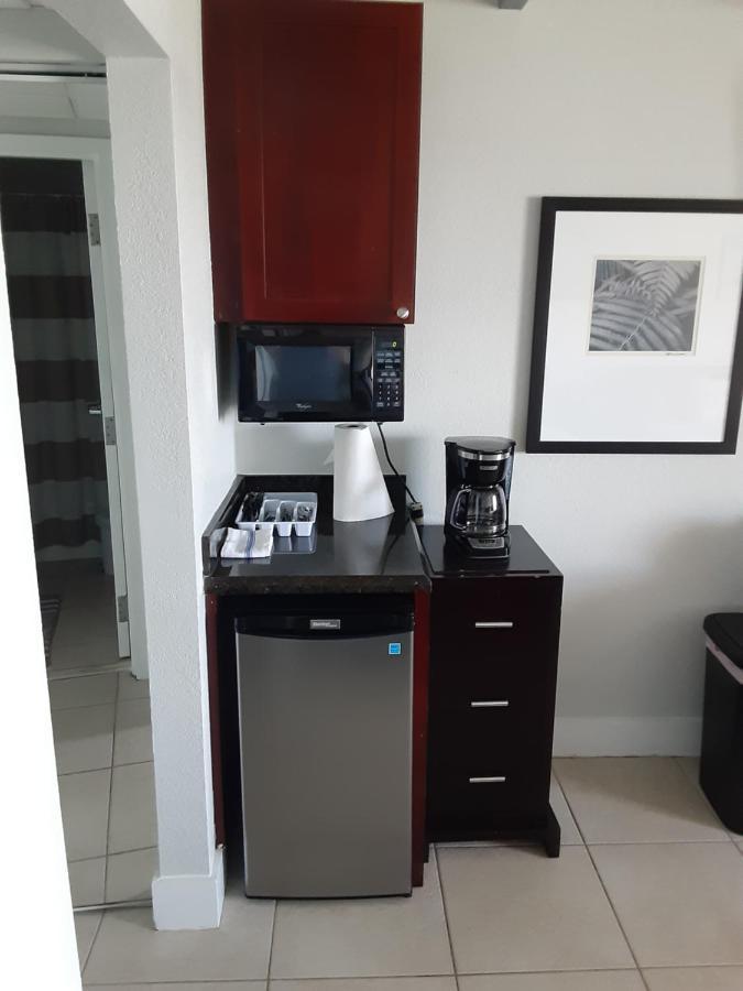 Bay View, Studio206, Beach Steps Away! Pool+Wifi Ruskin Exterior foto