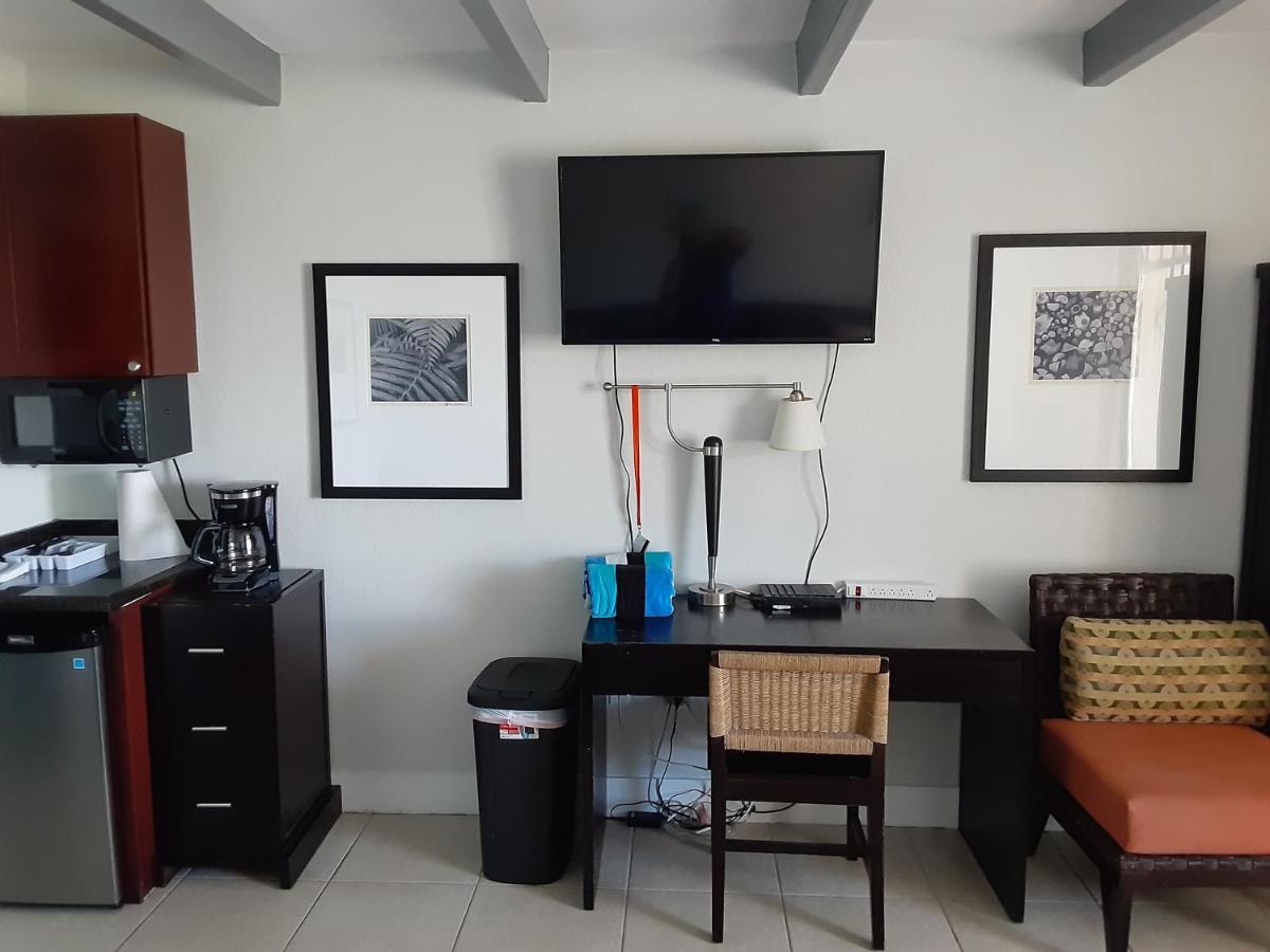 Bay View, Studio206, Beach Steps Away! Pool+Wifi Ruskin Exterior foto